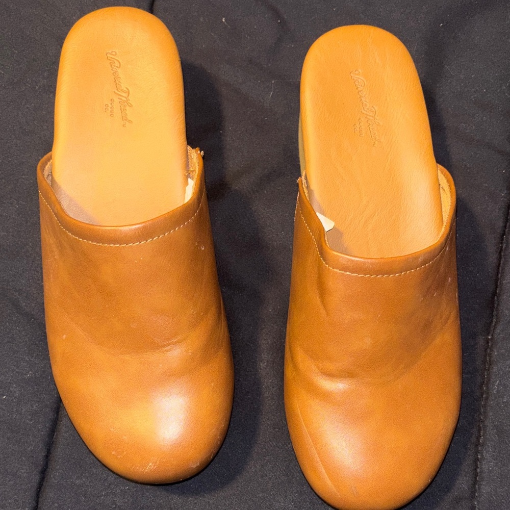 Leather Slip-On Mules in Cognac Brown Women’s size 6